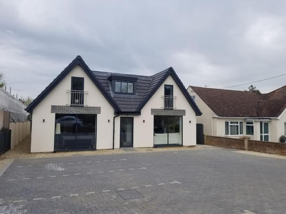 Rosey Lodge -1Bedroom Cousy Flat - Parking, Netflix, Wifi - Close To Blenheim Palace & Oxford - F5 Kidlington Extérieur photo