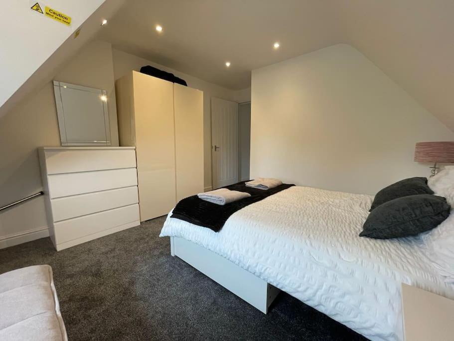 Rosey Lodge -1Bedroom Cousy Flat - Parking, Netflix, Wifi - Close To Blenheim Palace & Oxford - F5 Kidlington Extérieur photo