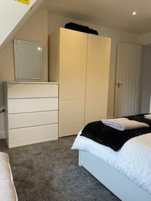 Rosey Lodge -1Bedroom Cousy Flat - Parking, Netflix, Wifi - Close To Blenheim Palace & Oxford - F5 Kidlington Extérieur photo