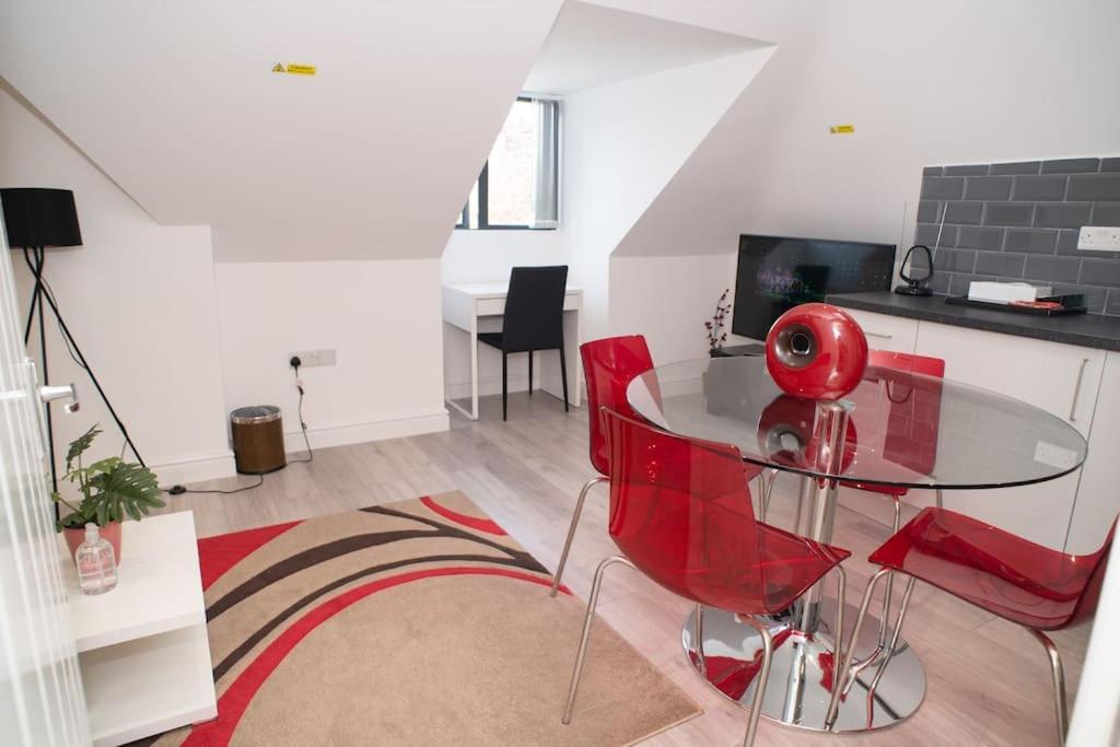Rosey Lodge -1Bedroom Cousy Flat - Parking, Netflix, Wifi - Close To Blenheim Palace & Oxford - F5 Kidlington Extérieur photo