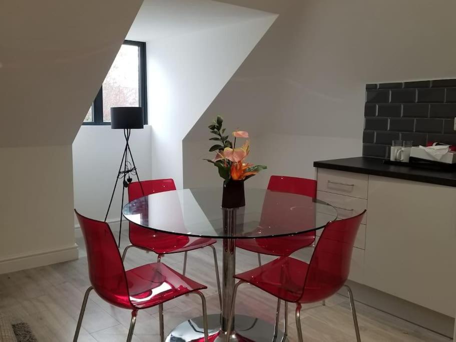 Rosey Lodge -1Bedroom Cousy Flat - Parking, Netflix, Wifi - Close To Blenheim Palace & Oxford - F5 Kidlington Extérieur photo