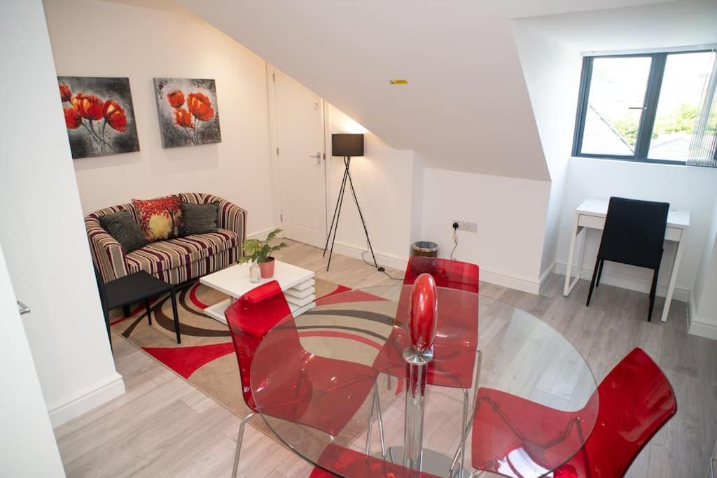 Rosey Lodge -1Bedroom Cousy Flat - Parking, Netflix, Wifi - Close To Blenheim Palace & Oxford - F5 Kidlington Extérieur photo