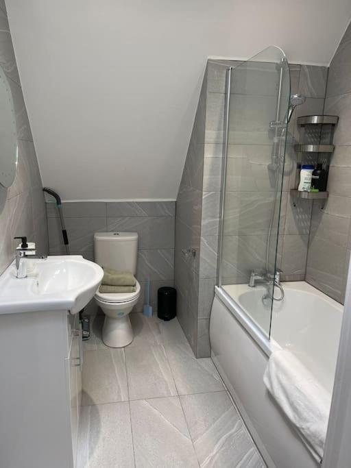 Rosey Lodge -1Bedroom Cousy Flat - Parking, Netflix, Wifi - Close To Blenheim Palace & Oxford - F5 Kidlington Extérieur photo