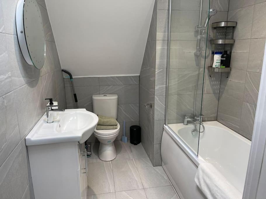 Rosey Lodge -1Bedroom Cousy Flat - Parking, Netflix, Wifi - Close To Blenheim Palace & Oxford - F5 Kidlington Extérieur photo