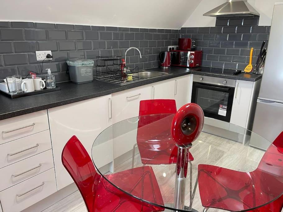 Rosey Lodge -1Bedroom Cousy Flat - Parking, Netflix, Wifi - Close To Blenheim Palace & Oxford - F5 Kidlington Extérieur photo